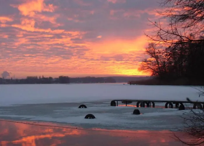 Teupitz Lakeside Escape Semesterbostad