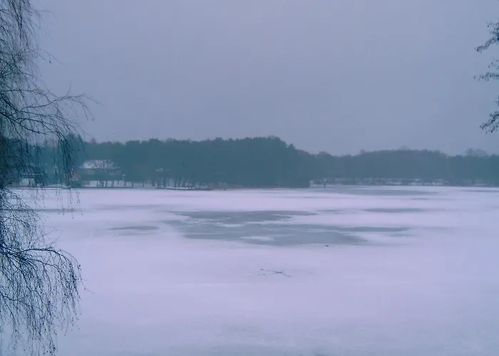 Semesterbostad Teupitz Lakeside Escape *